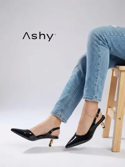 حذاء كعب قصير