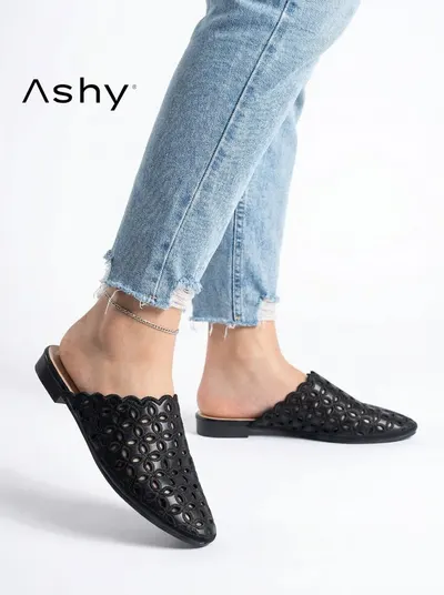 حذاء جلد بنمط مفتوح