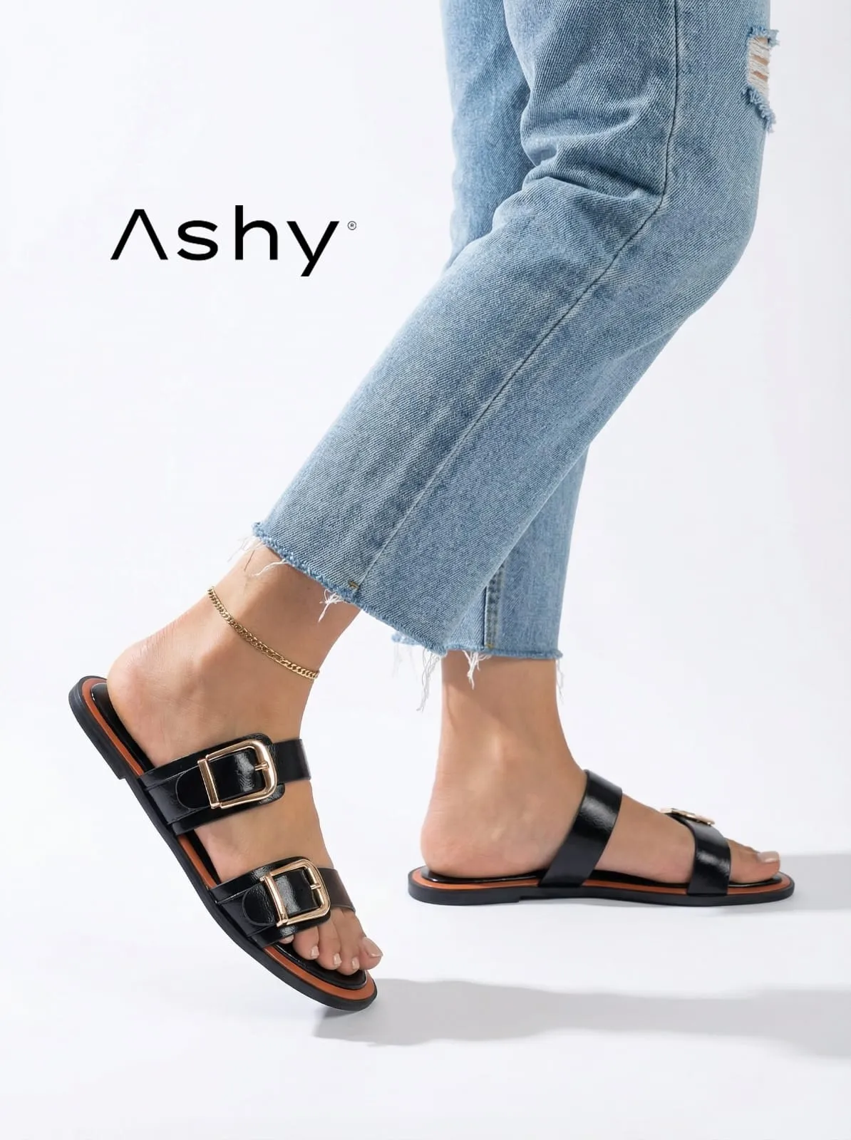 حذاء جلدي مع مشبك نسائي بطريقة عصرية