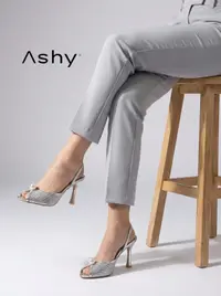 حذاء كعب عالي مزين بجوهرة 1