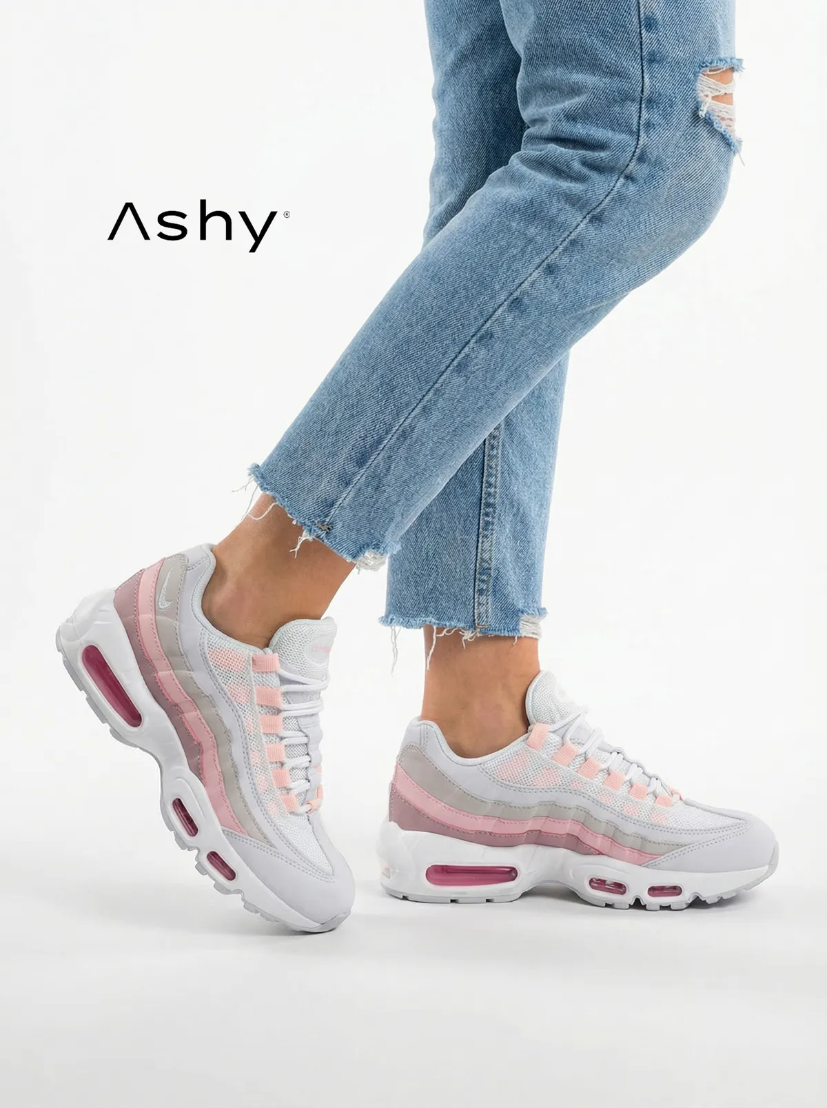 حذاء رياضي نسائي